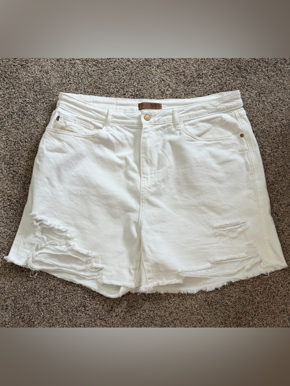 Judy Blue White Distressed Frayed-Hem High-Rise Jean Shorts